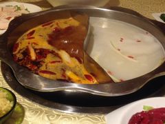 -小天鹅火锅·一线江景洪鼎旗舰店(洪崖洞店)