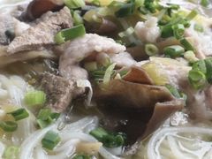 -老字号巴山酸菜米线(巴渝佳梦小区店)