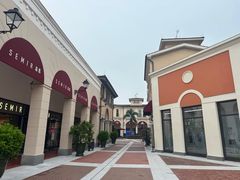 -佛罗伦萨小镇广佛名品奥特莱斯(疏港路店)