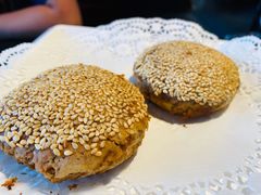 宫廷芝麻烧饼-铜来聚老北京涮肉(恒隆广场店)