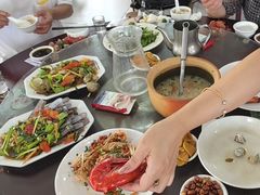 -岛中岛·海鲜大排档·万宁老字号(东澳店)