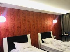 -如家云上四季连锁酒店(昆明东风广场地铁站店)