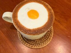 荷包蛋肉桂拿铁-铁手咖啡制造局Metal Hands(永嘉路店)