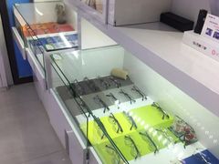 -提一眼镜·蔡司·依视路(小寨店)
