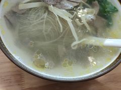 牛肉粉丝汤-小姜锅贴(凤凰街店)