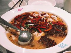 招牌酸菜鱼-姚姚酸菜鱼·金戈戈香港豉油鸡(喜荟城联名店)