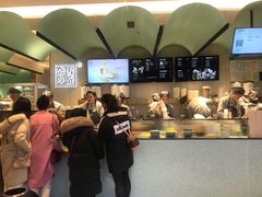 -奈雪的茶(亨特国际广场店)