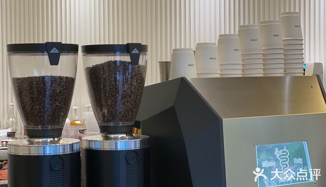 大良新晋半开放式咖啡店☕️暗黑风超酷der⚫️