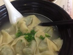 菜肉大馄饨和素鸡-王家沙点心店(西康路店)