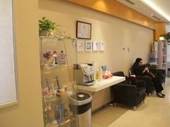 -瑞尔齿科(南京东路名人诊所)