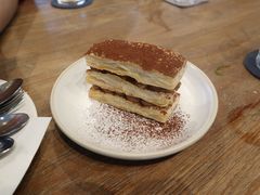 -ROAST coffee & eatery