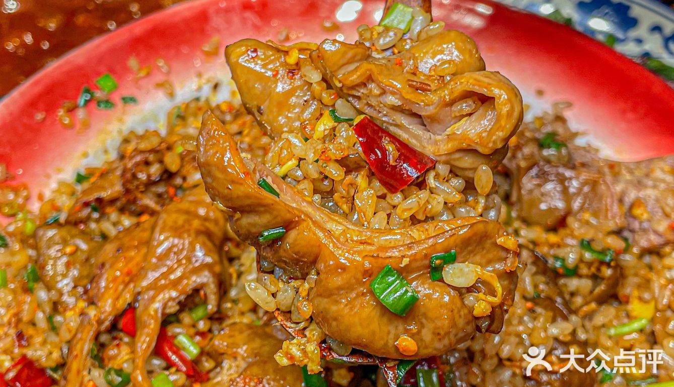 为了这家肥肠圆子蛋炒饭我愿意允远就在成都‼️