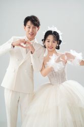 -雪中彩影婚纱摄影·微光艺术中心