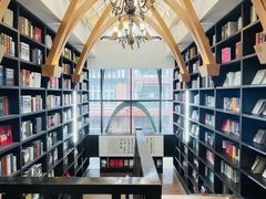 -钟书阁(松江泰晤士小镇店)