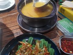 -蚝堡海鲜·威海菜·海肠捞饭·烧烤·亚洲吃蚝公司(幸福门店)