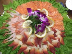 生鱼片拼盘-老东镇啤酒屋海鲜加工·蒸汽海鲜·海鲜烧烤(台东店)