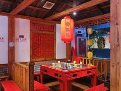 -宽板凳老灶火锅(台湾街店)