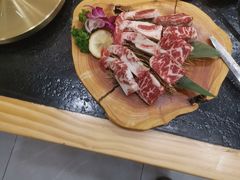 臻品雪花牛小排-臻牛烤肉