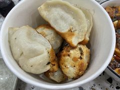 -黄阿姨锅贴大王(万航渡路店)