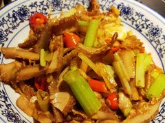 酸萝卜炒牛肚-邻里佬湘(东区店)