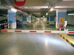 -正大乐城徐汇店-地下停车库