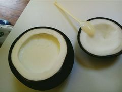 -志龙皇冠吃货椰子铺