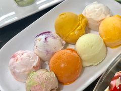 -莓园冰淇淋店