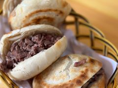-闫家驴肉火烧(五四店)