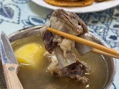-敖特尔布里亚特美食坊(世纪花苑店)