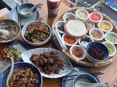 -包整·丝娃娃(一览甲秀楼风景店)