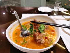 酸汤肥牛-海湾壹品·粤菜·早茶·烤鸭(拱北店)