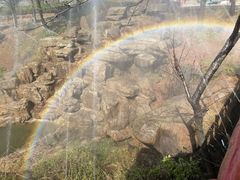 -雪山彩虹谷景区