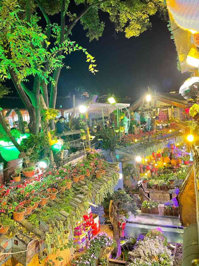 樱花餐厅-"吃火锅不知道是我们背还是店家态度问题,炉.