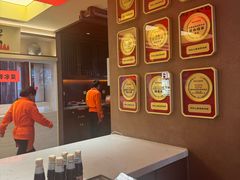 -阿瓦山寨·湘菜现炒·剁椒鱼头王(咸阳总店)