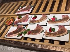 -山焱·炭火自助烤肉(周浦万达店)