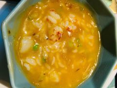 招牌小龙虾红汤泡饭-蜜桃花开·中西融合菜E&W(南长街店)