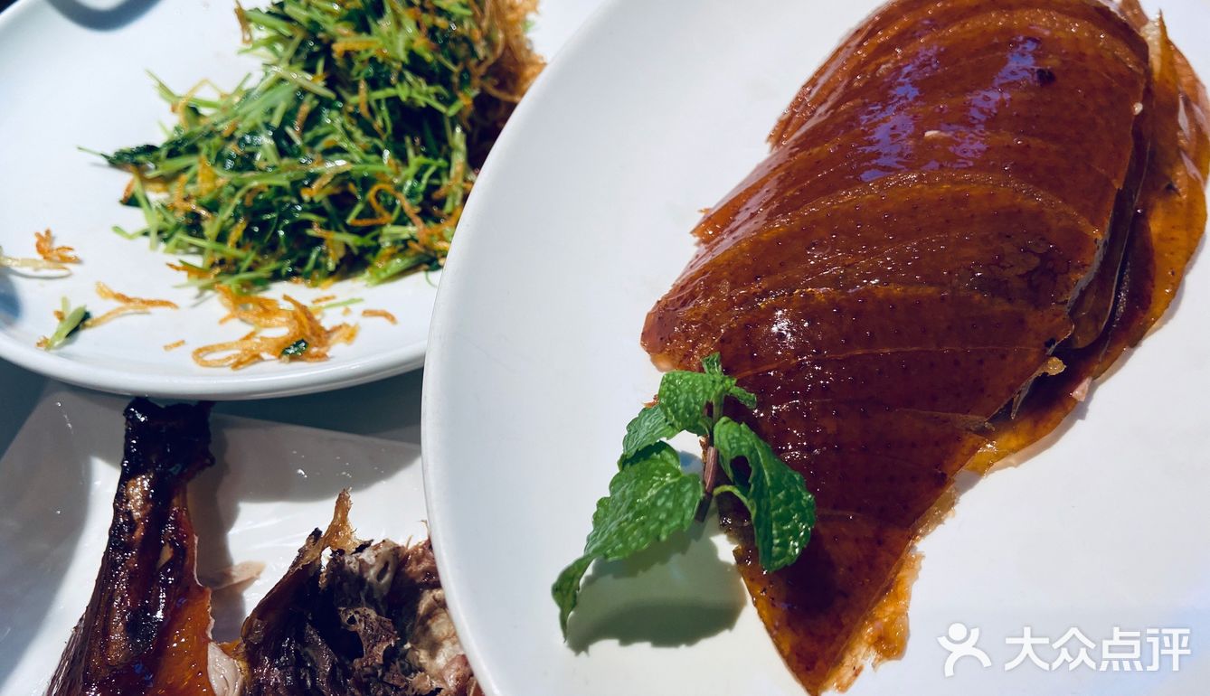 三人可能合适些「酥香嫩烤鸭」皮特别脆