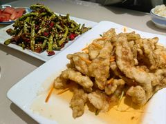 -老码头黑皮肘子锅包肉(赣水路店)