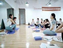 -亚太瑜伽普拉提学院