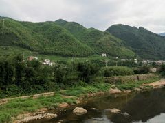 -安吉龙王山峡谷漂流