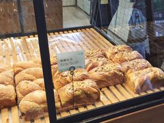 -Dough&Joe团憩(瑞虹天地月亮湾店)