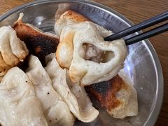 -黄阿姨锅贴大王(万航渡路店)