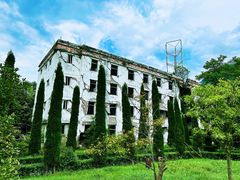 -四川汶川特大地震漩口中学遗址