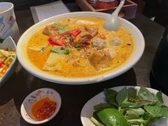 -大头虾越式风味餐厅(光明广场店)