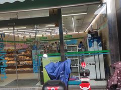 -全家便利店(长江南路站店)