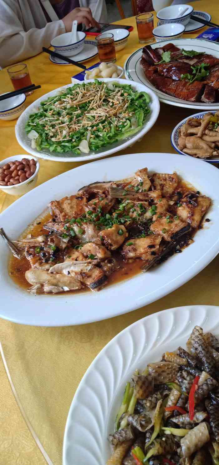 顺德婆酒楼-"顺德婆酒楼9199 停车位9315充足 .