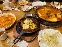 -喇喇排骨火锅·传统韩式脊骨汤(望京西园总店)
