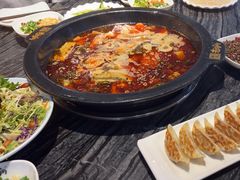 -老船舫·现做活鲜鱼馆(东郊记忆店)