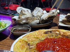 -蚝堡海鲜·威海菜·海肠捞饭·烧烤·亚洲吃蚝公司(幸福门店)