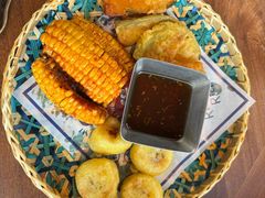 -包整·丝娃娃(一览甲秀楼风景店)